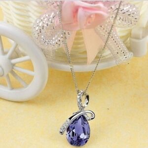 𝅺tear drop necklace